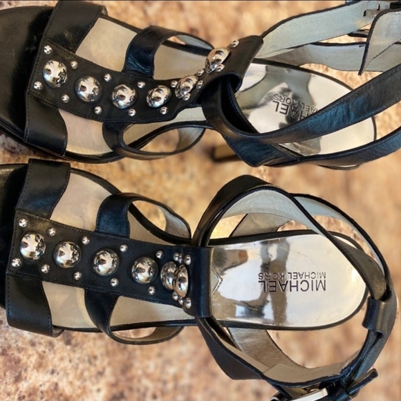 Michael kors heels - Picture 3 of 6